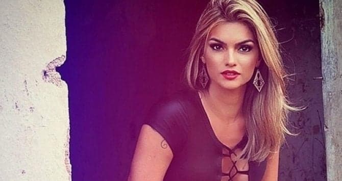 Kelly Key mostra os peitos em rede social, recebe cantada de homens casados e toma atitude