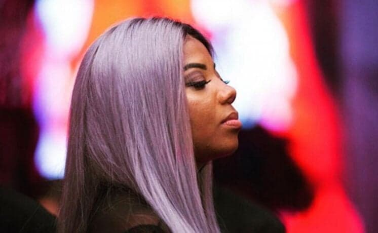 Ludmilla vai abandonar perucas para assumir cabelo original: "Cortei baixinho"