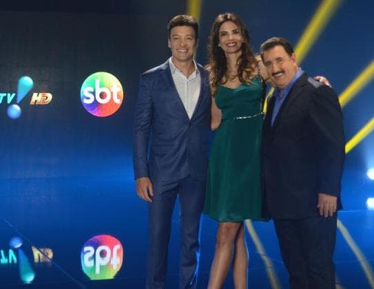 Cliente reclama de cobrança por cancelamento de contrato com operadora de TV