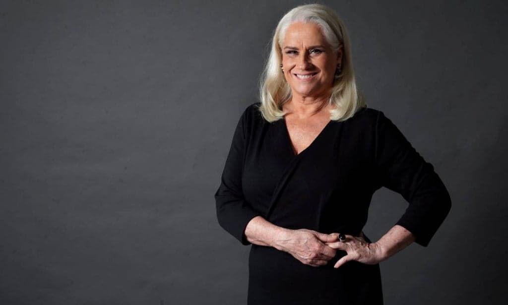 Vera Holtz surpreende novamente, surge com foto inusitada e "quebra" a internet