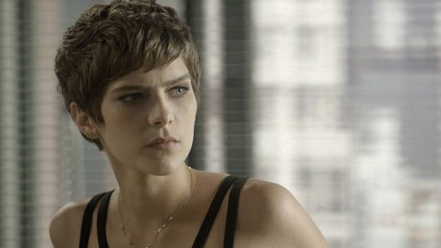 "A Lei do Amor": Letícia fica doente e rejeita presença de Tiago