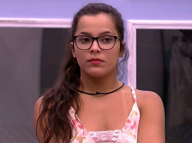“Nem ligo mais pra ele”, declara Emilly sobre namoro com famoso cantor sertanejo