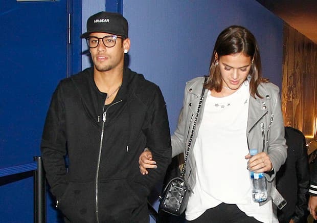 Bruna Marquezine, curtindo folga com Neymar, troca seu perfil do Instagram para privado