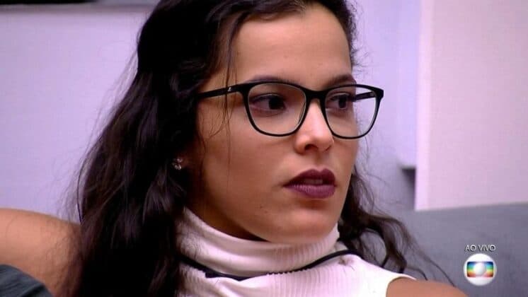 "BBB17": Emilly revela que já beijou amiga: "não vejo problema"