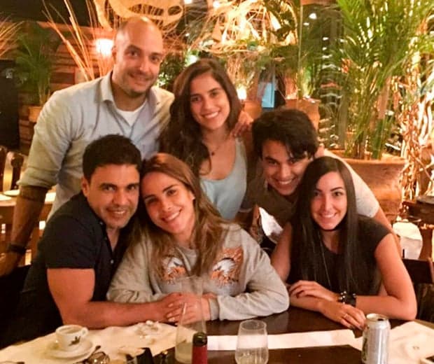 Zezé Di Camargo e Wanessa jantam juntos pela primeira vez após brigas