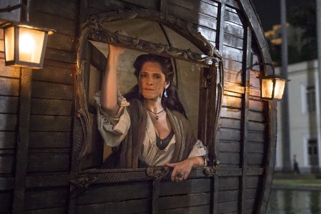 "Novo Mundo": Elvira se tornará grande atriz e sairá em turnê