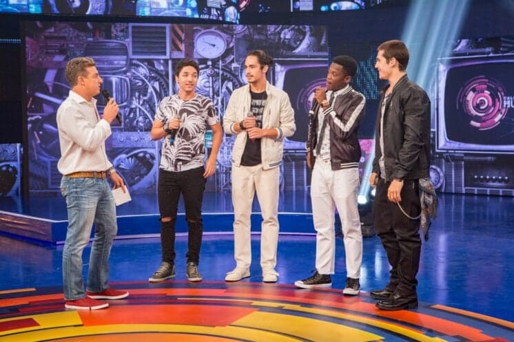 "Rock Story": Banda 4.4 faz participação no "Caldeirão do Huck"