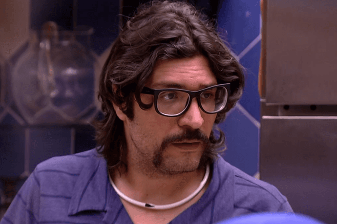"BBB17": Ilmar vira motivo de piada pelo mau hálito