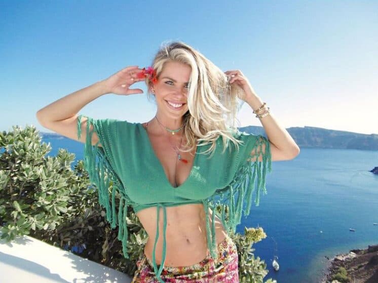 Karina Bacchi revela que quis doador parecido com ela