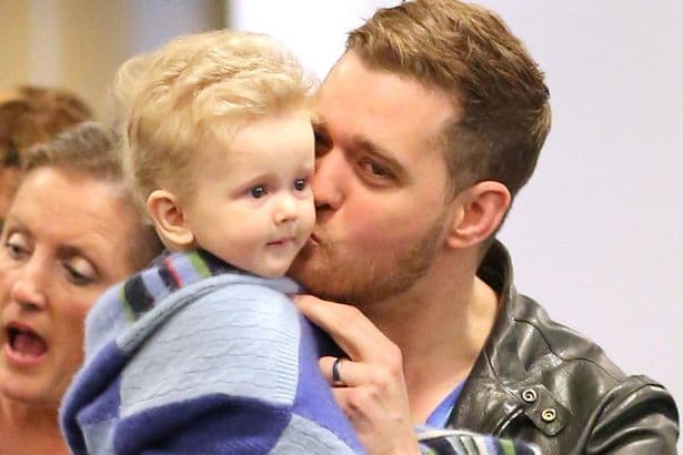 Filho do cantor Michael Bublé está curado do câncer