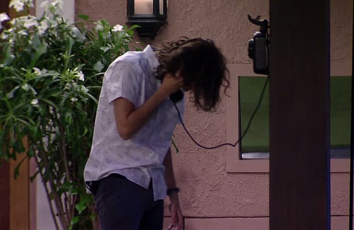 "BBB17": Pedro atende ao Big Fone; veja o que aconteceu!