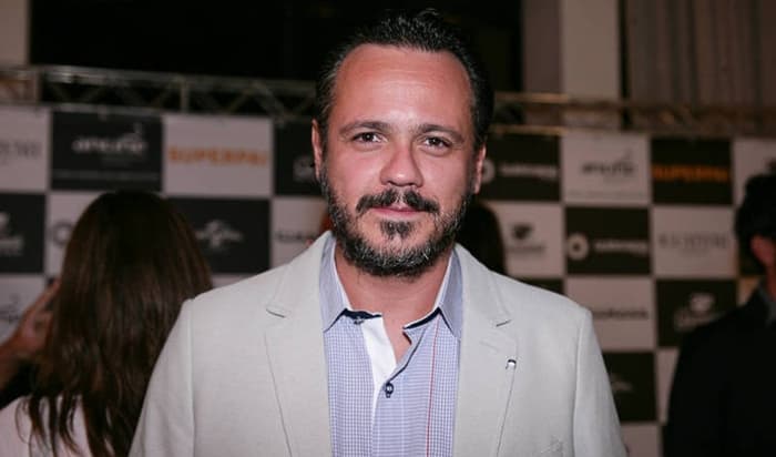 Escalado para novela das 19h, Danton Mello não quer abrir mão do "Tá no Ar"