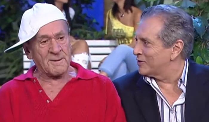Carlos Alberto de Nóbrega e Golias na "A Praça é Nossa" (Foto: Reprodução)