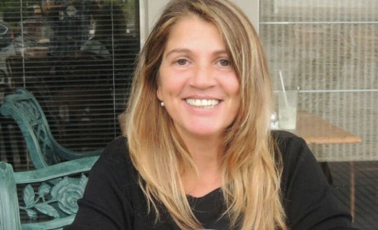Em dois dias, Tássia Camargo detona Globo, critica atrizes e aparece sem roupa