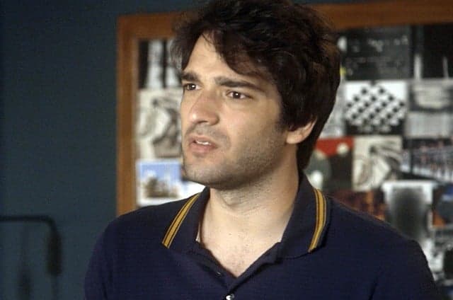 "A Lei do Amor": Após transa, Tiago humilha Marina: "Você não vale nada"