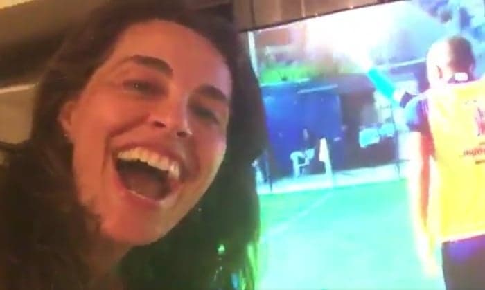 Apresentadora da Globo, Carla Vilhena se empolga com classificação do Botafogo na Libertadores; veja