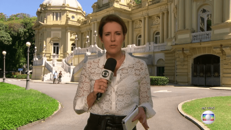 Repórter da Globo se irrita e responde internautas após afirmarem que link ao vivo era feito em chroma key
