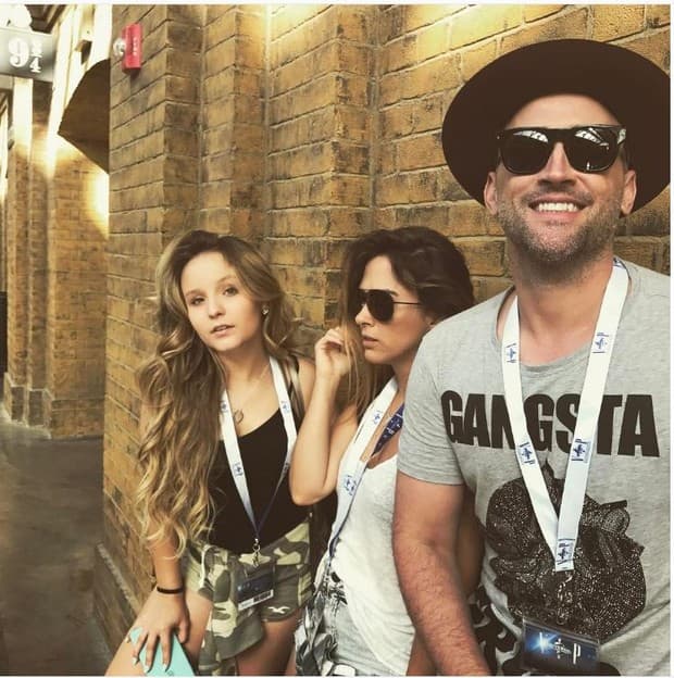 "Do mesmo tamanho", brinca Larissa Manoela com Tatá Werneck na Disney