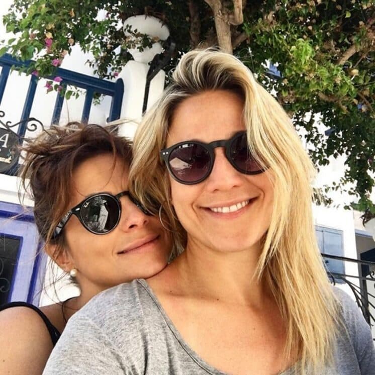 Apaixonada, Fernanda Gentil se declara para a namorada na web