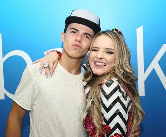 Thomaz Costa faz revelação sobre seus sentimentos por Larissa Manoela