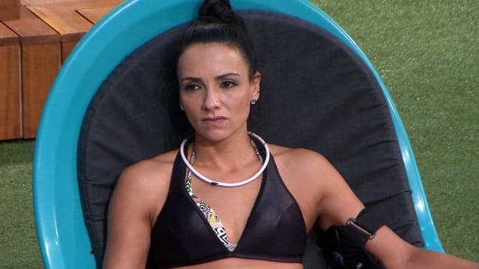 "BBB17": Marinalva entrega que Emilly não foi eliminada e grupo faz pacto na casa