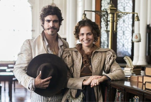 Caio Castro revela química com Letícia Colin em "Novo Mundo": "Tive sorte"