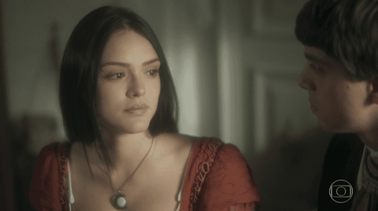Globo fala sobre cena de "Novo Mundo" em que celular de Isabelle Drummond apareceu