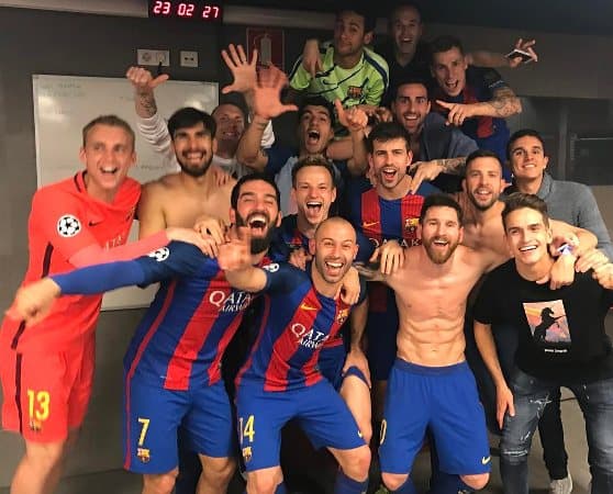 Após goleada histórica, Neymar comemora com colegas e manda indireta