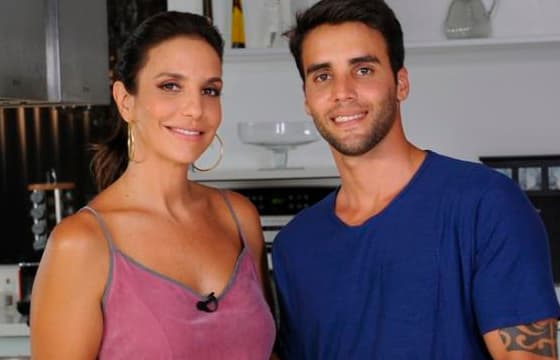 Apaixonada, Ivete Sangalo se declara para o marido, faz piada e diverte fãs e famosos