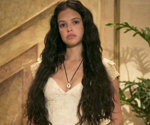 Agatha Moreira está sem se depilar para novela