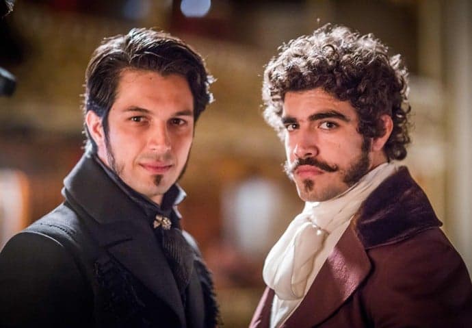 Saiba mais sobre os personagens de Rômulo Estrela e Caio Castro em "Novo Mundo"