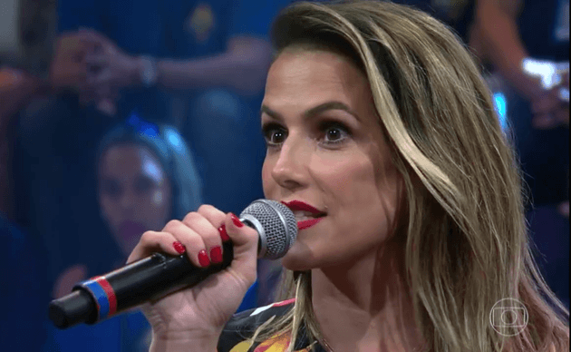 Deborah Secco surpreende, surge com rosto inchado e poderá fazer cirurgia