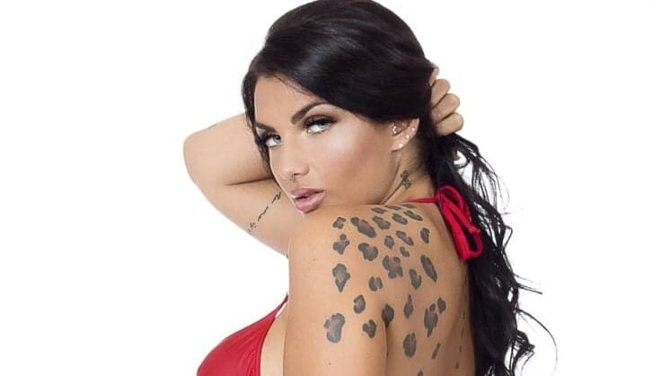 Participação de Elettra Lamborghini no "BBB17" é detonada por espanhóis