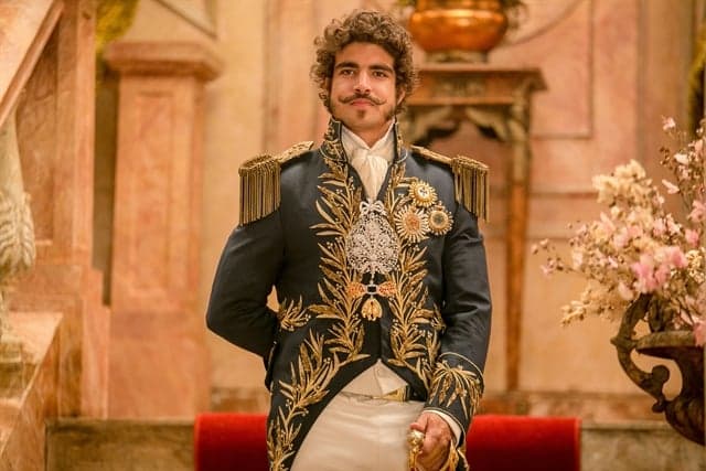 Caio Castro sobre nudes: "Prefiro a experiência ao vivo"