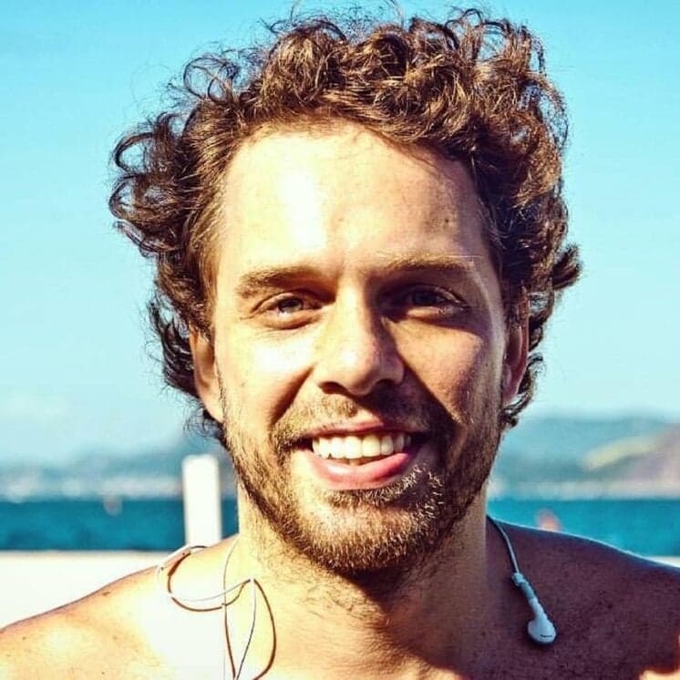 Após pedir emprego na web, filho de Cissa Guimarães estreará em novela da Record