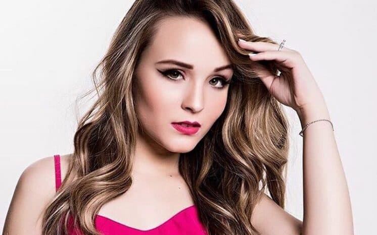 Larissa Manoela fala sobre convite de Justin Bieber para festa: "vou travar"