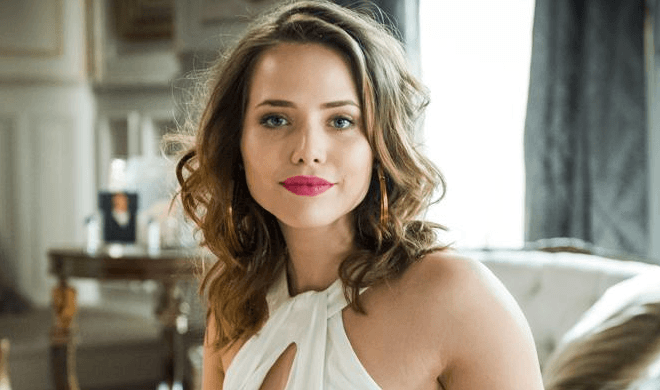 Atrizes usam a mesma roupa durante lançamento de novela