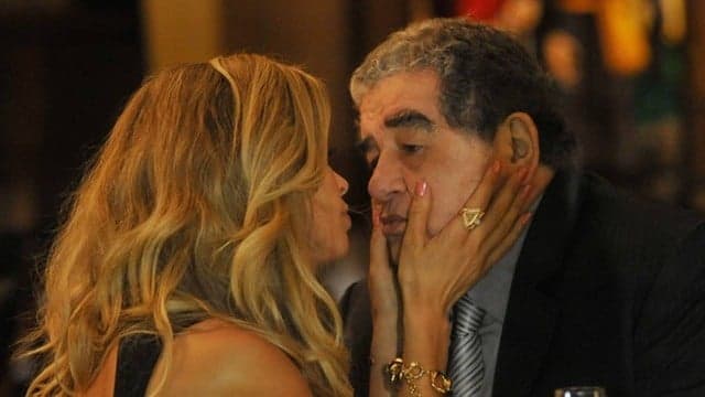 "A Lei do Amor": Venturini pede Luciane em casamento