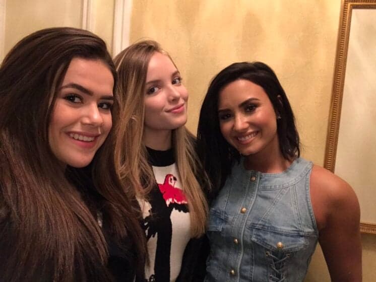 Maísa Silva e Giovana Chaves entrevistam Demi Lovato
