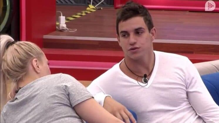 "Gran Hermano VIP": Manoel briga na Espanha e se isola na casa