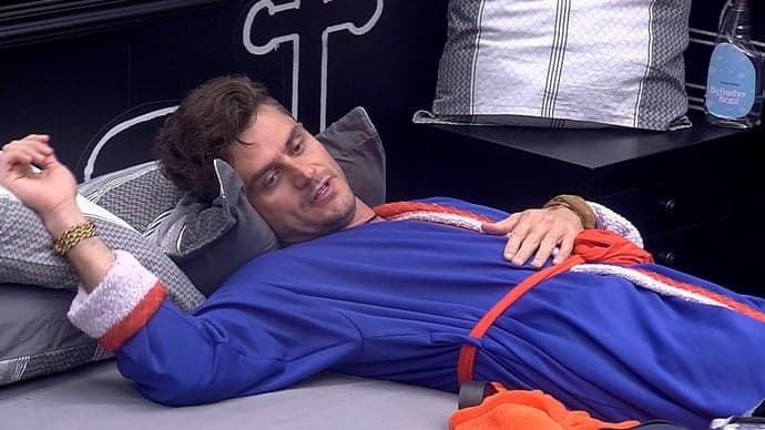 "BBB17": Marcos teme eliminação após rápida separação de Emilly