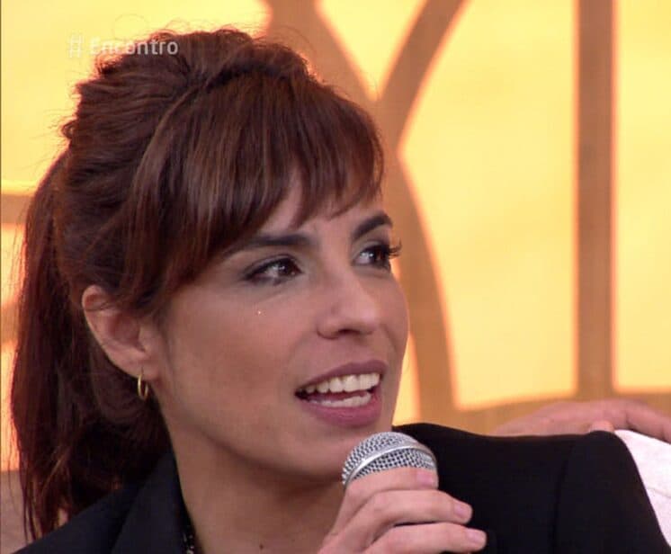Casada, Maria Ribeiro dá cantada em convidado do "Encontro"