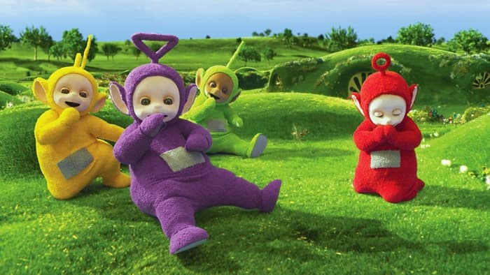 Foto antiga de bastidores revela que Teletubbies são maiores do que se imaginava; veja