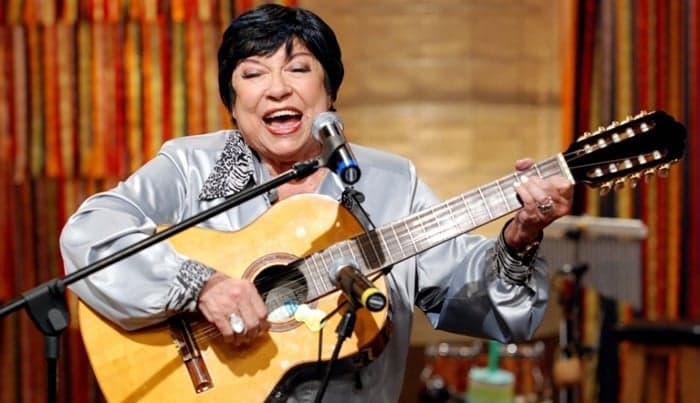 TV Cultura comete absurdo e continua exibindo programa 2 anos após a morte da apresentadora