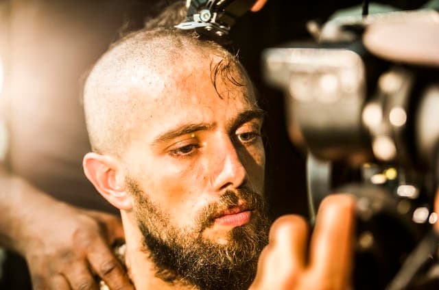 Rafael Cardoso precisou deixar a vaidade de lado em prol de seu trabalho (Foto: Divulgação) "Sol Nascente"