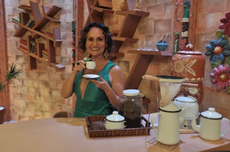 'Ritmo Brasil' de cara nova: Faa Morena apresenta as novidades de sua atração na RedeTV!