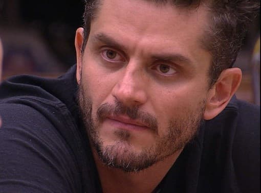 Já em baixa, Globo teme fracasso comercial do "BBB" caso Marcos seja condenado