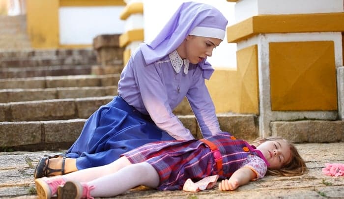 "Carinha de Anjo": Dulce Maria é usada pela madrasta para prejudicar Cecília após acidente