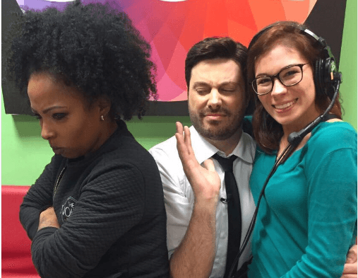 Gentili ignora internet e continua piada com Juliana: "meu negócio é chocolate branco"