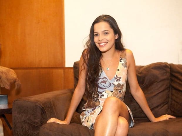 Mayla critica Vivian do "BBB17" e a chama de "atriz": "Pensa muito antes de falar"
